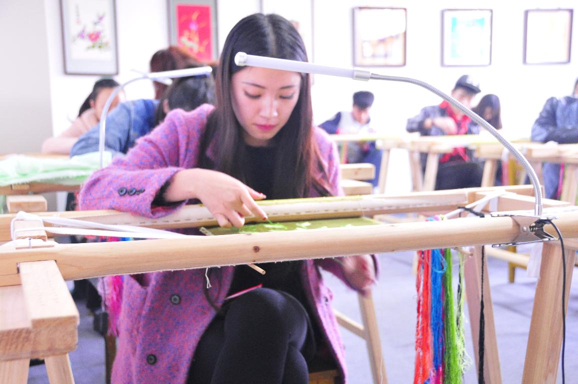 文化随行-传统工艺 | 纺染织绣